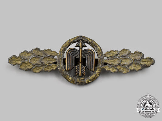germany,_luftwaffe._a_short_range_day_fighter_clasp,_gold_grade,_by_g.h._osang_07_m21_mnc2966_1