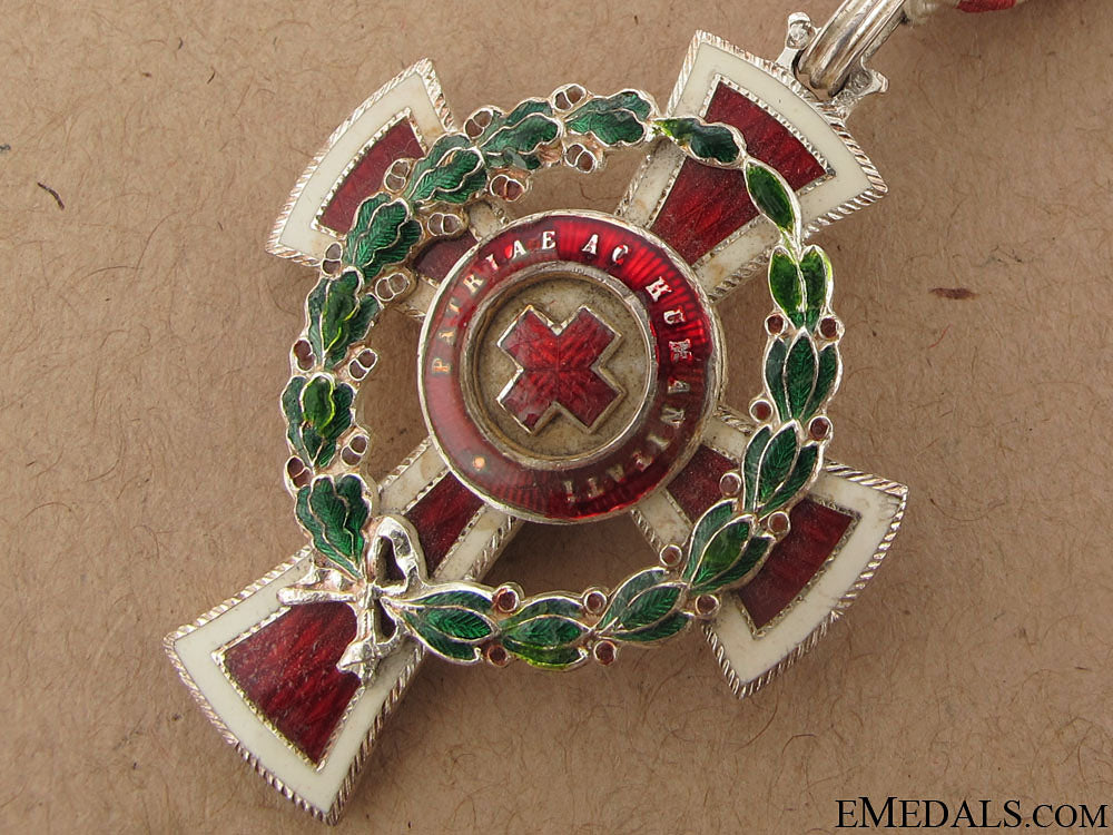 red_cross_decoration3_d._class-_cased_114.jpg507ff99bb648d