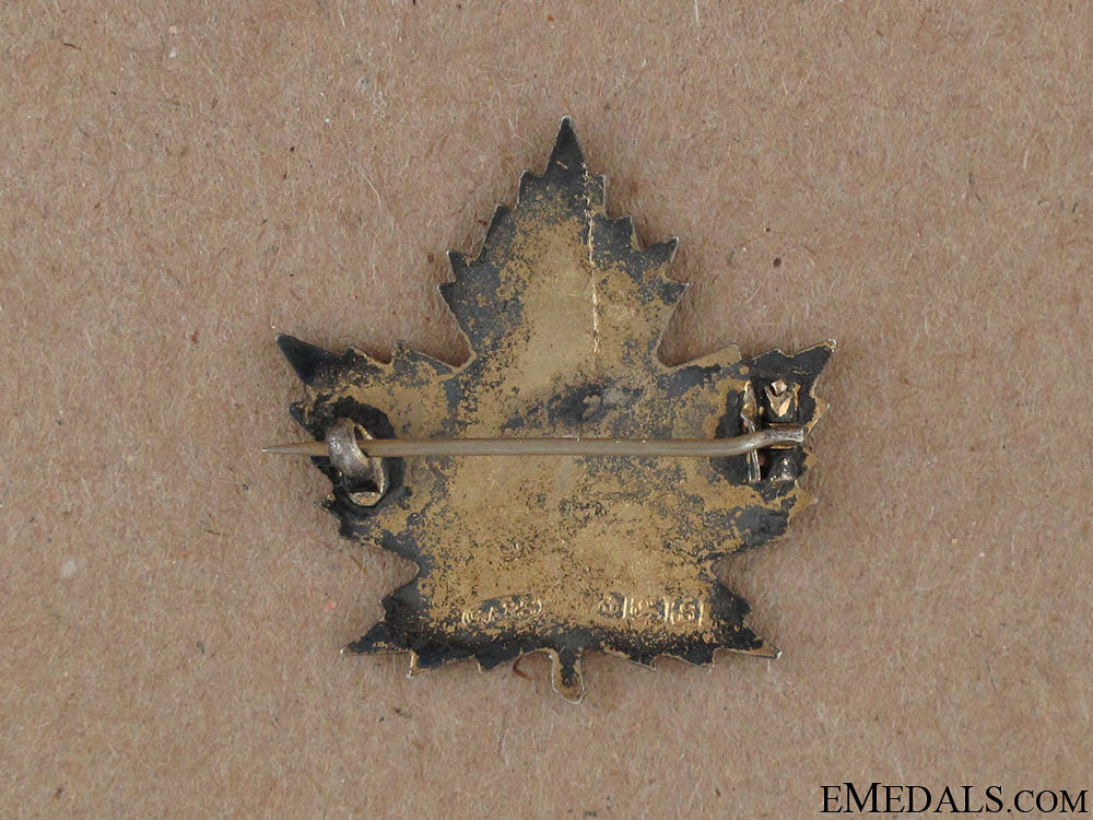 wwi2_nd_canadian_mounted_rifles_sweetheart_pin_12.jpg522e09d7bad7c