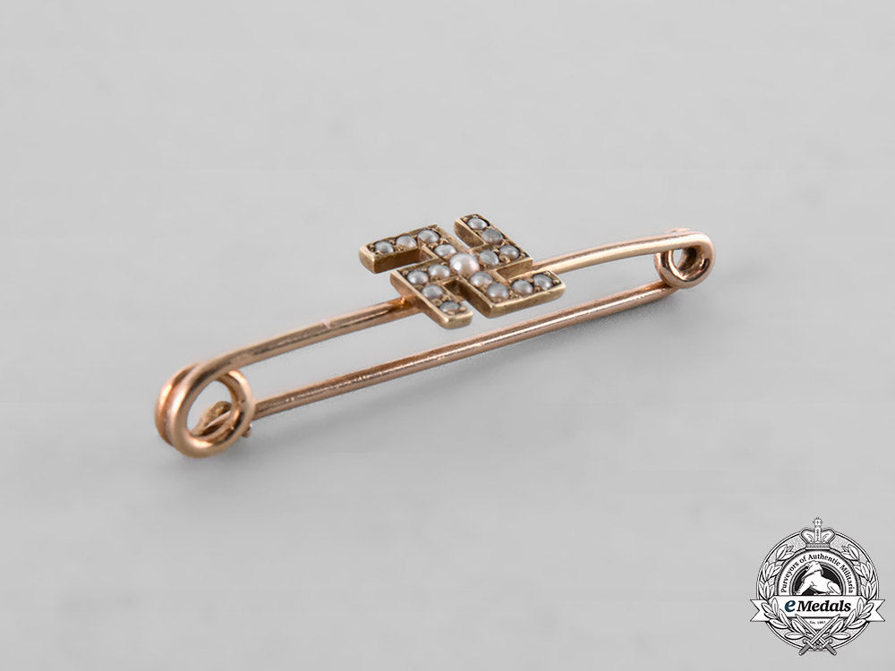 germany,_weimar_republic._a_gold_nsdap_brooch_12slot_tray_lo_014