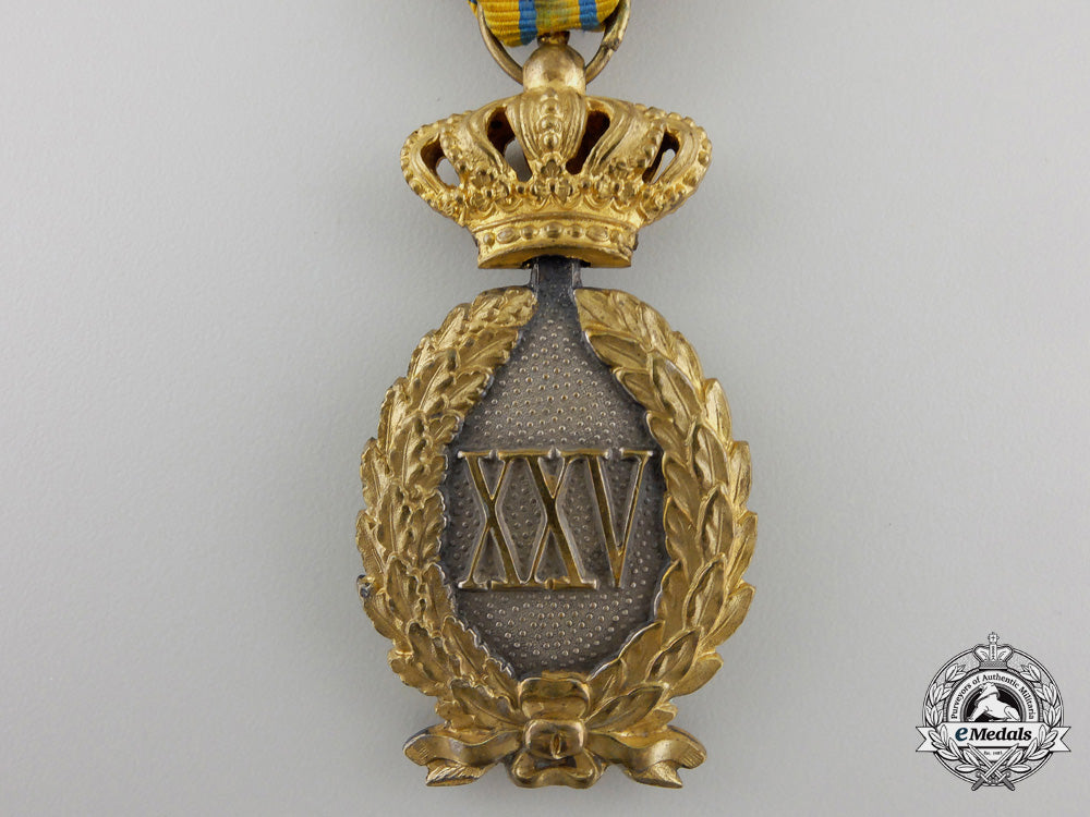 a_romanian_officer's_badge_of_honour_for_twenty-_five_years'_military_service_134b