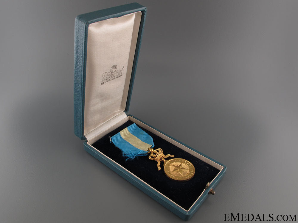 order_of_the_star_of_africa-_gold_grade_medal_13.jpg5228cc1f1b99a