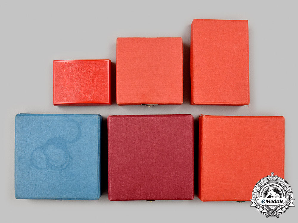 czechoslovakia,_socialist_republic._a_mixed_lot_of_cased_decorations_and_table_medals_145_m21_mnc9112_1_1_1