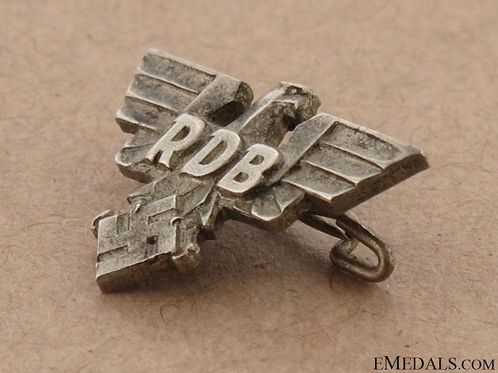 rdb_award_with_document_14.jpg50a107140aeaf