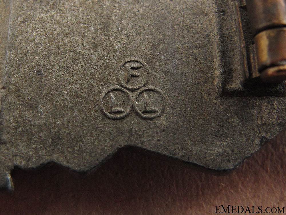 close_combat_clasp-_bronze_by_fll_15.jpg5150927d5a2a5