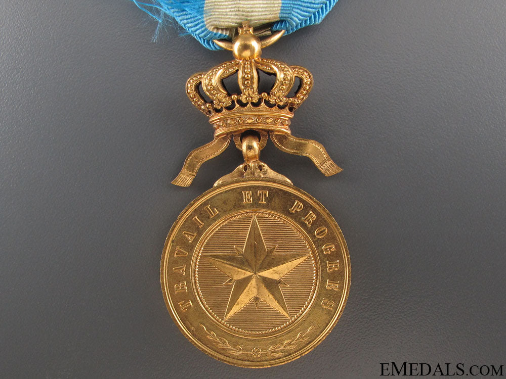 order_of_the_star_of_africa-_gold_grade_medal_15.jpg5228cc2f1f094