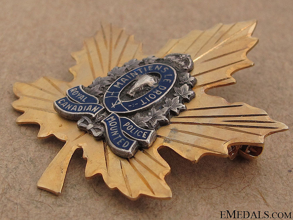 wwii_royal_canadian_mounted_police_sweetheart_pin_16.jpg51c847f621566