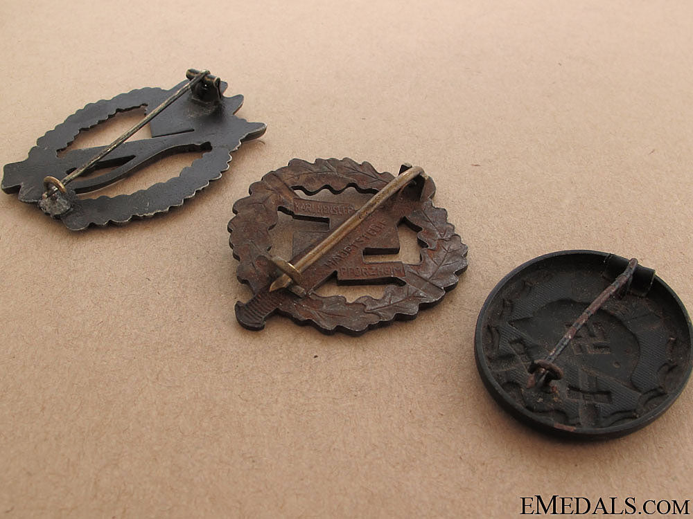 three_wwii_german_badges_16.jpg50f6f031bc587