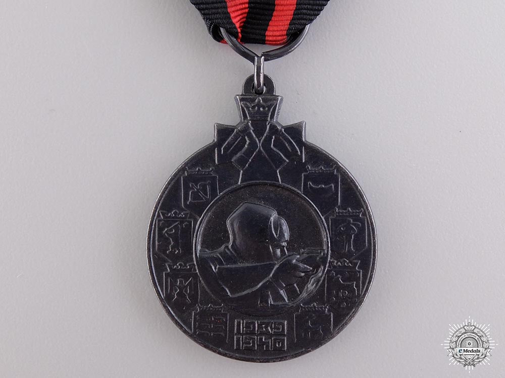 a1939-1940_finnish_winter_war_medal;_type_ii_17.jpg5477716a412e1