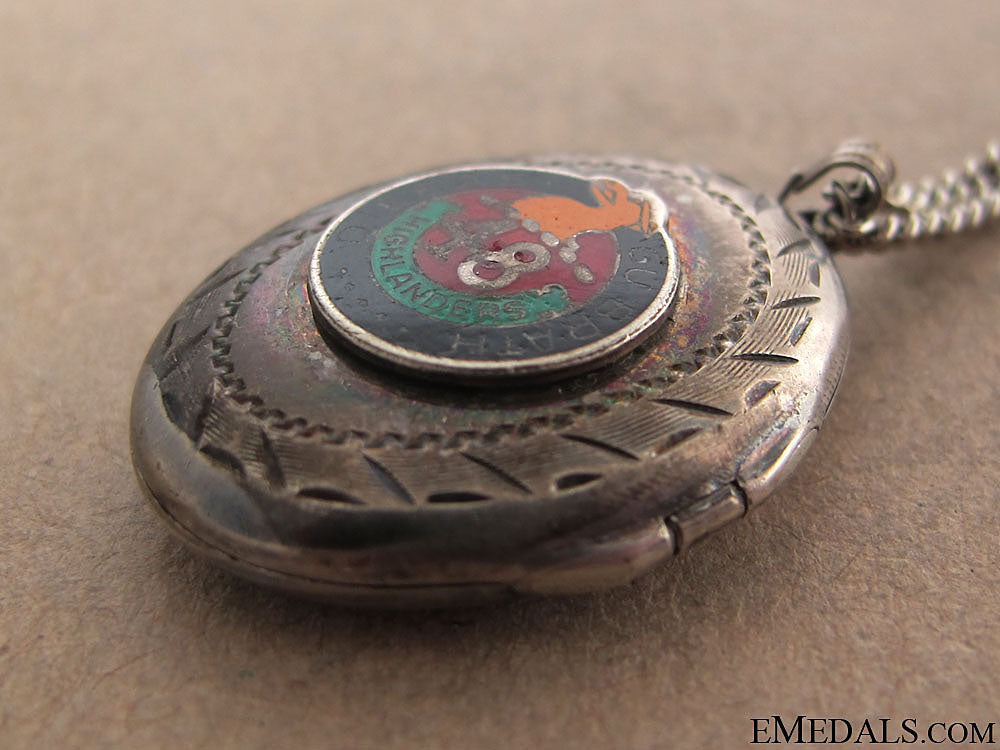 a48_th_highlander_of_canada_locket_17.jpg510d40babc04f