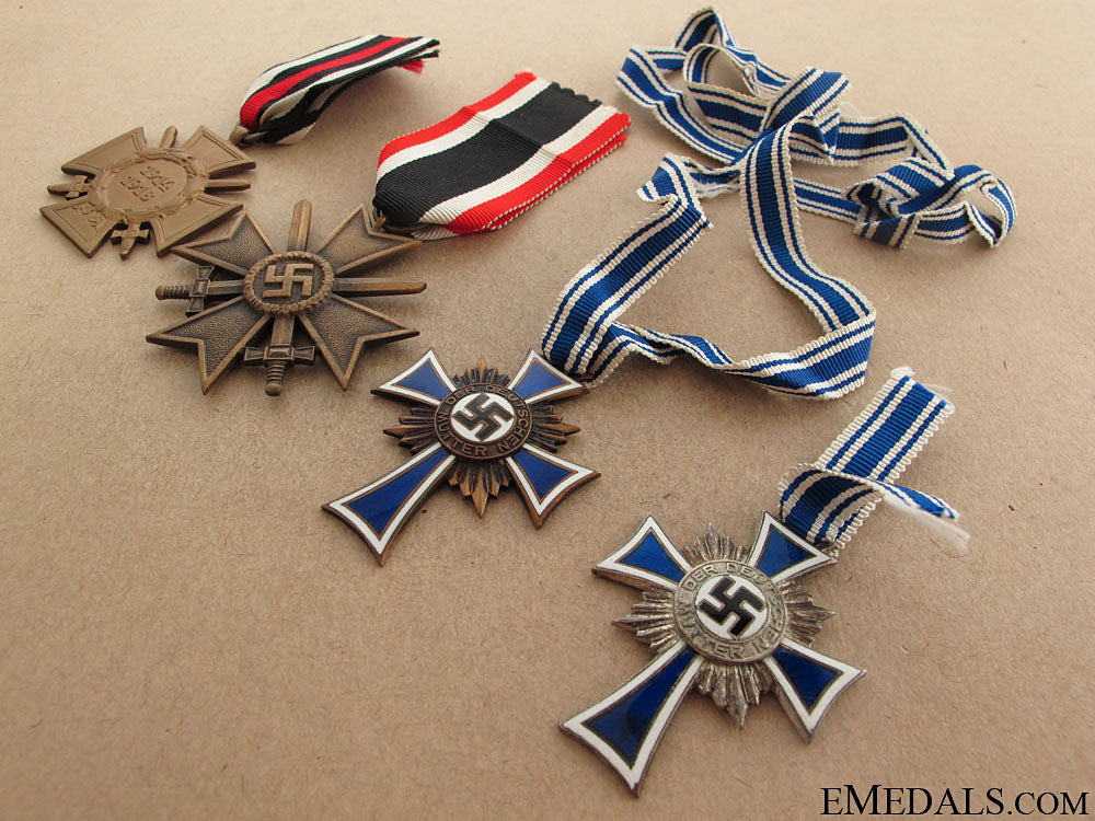 four_german_wwii_medals_18.jpg5123ede4868fc