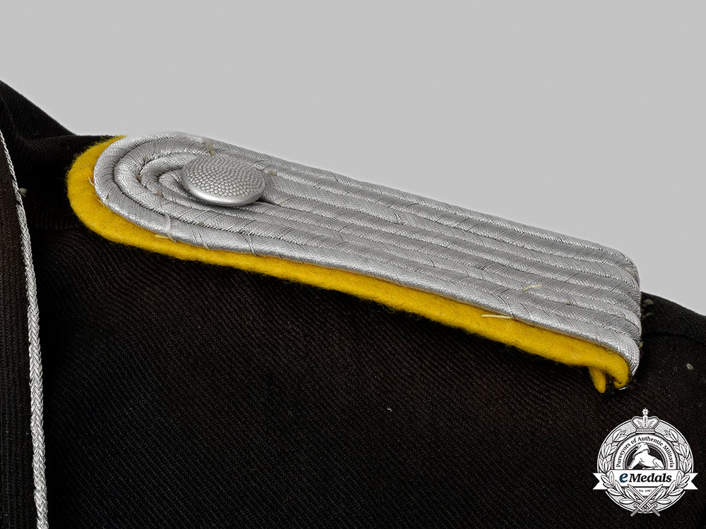 germany,_luftwaffe._an_unusual_flight_personnel_sahariana_service_tunic_18_m21_mnc8527_1