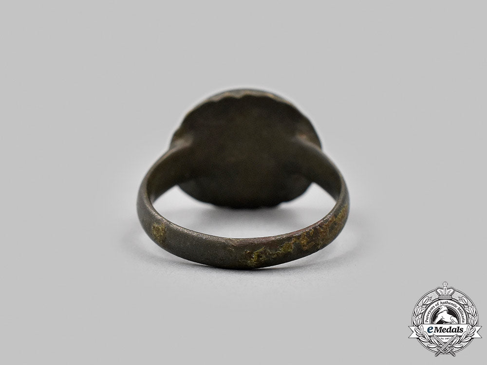 international._a12_th-14_th_century_bronze_ring_20_m21_mnc4682