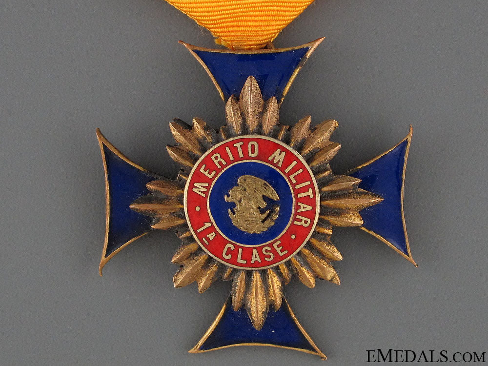 a_mexican_military_merit_medal-1_st_class_218.jpg5208f265d8d33
