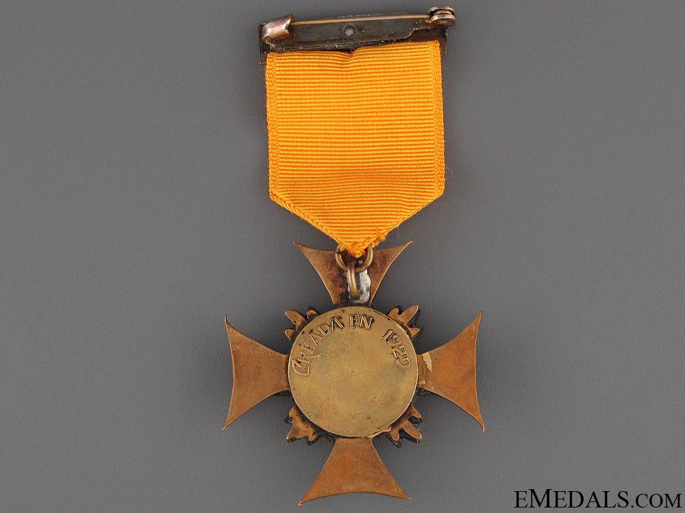 a_mexican_military_merit_medal-1_st_class_219.jpg5208f20127152