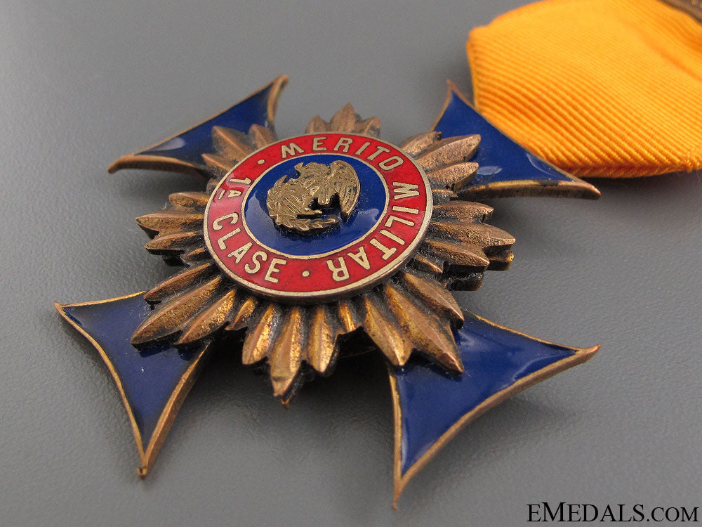 a_mexican_military_merit_medal-1_st_class_220.jpg5208f26b341e7