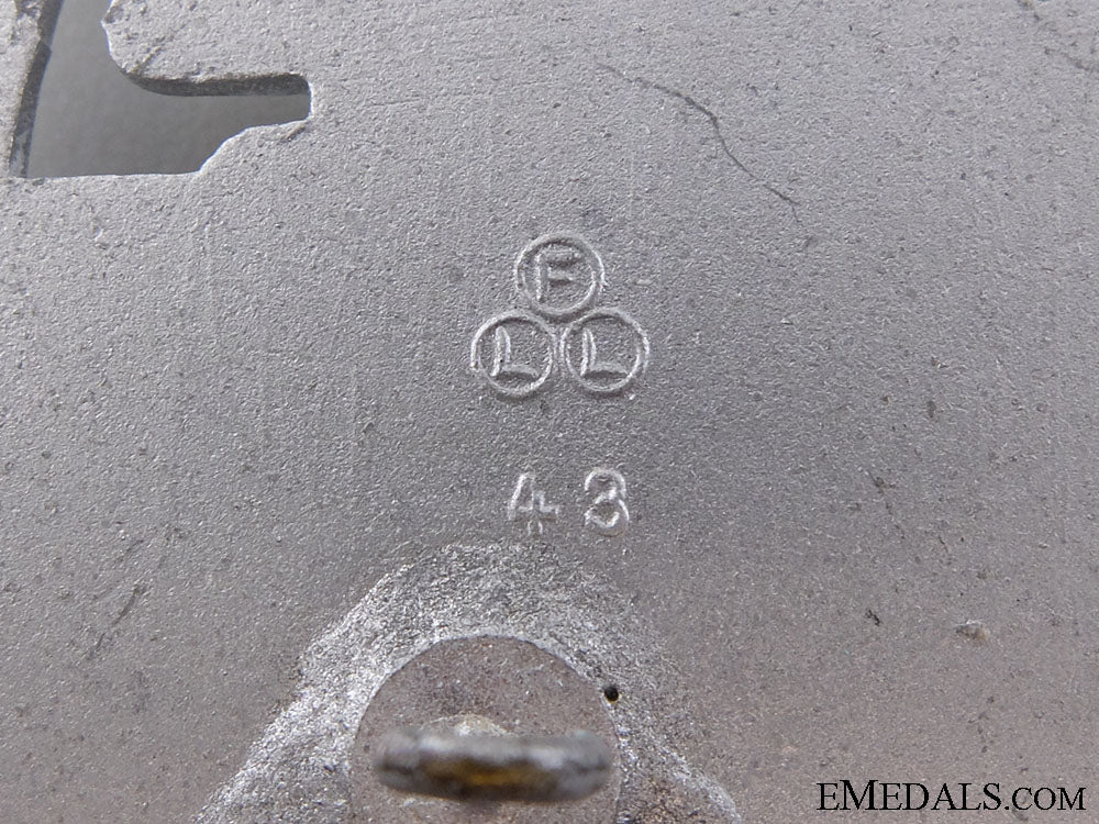 a_mint_silver_grade_tank_badge_by_friedrich_linden_22.jpg546e217c3a218