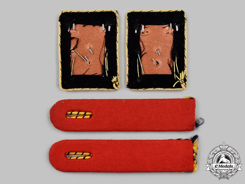 germany,_reichsbahn._a_mixed_lot_of_reichsbahn_official_uniform_insignia_22_m21_mnc6113