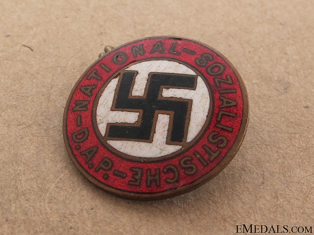 nsdap_membership_pin_25.jpg510683067f732
