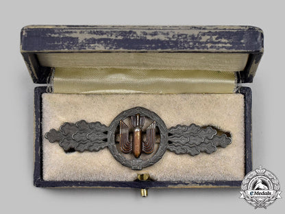 germany,_luftwaffe._a_bomber_clasp,_silver_grade_with_case,_by_funcke&_brüninghaus_30_m21_mnc4899_1_1