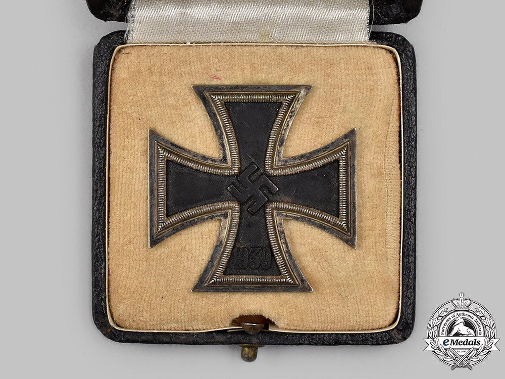 germany,_wehrmacht._a1939_iron_cross_i_class,_with_case,_by_klein&_quenzer_34_m21_mnc1358