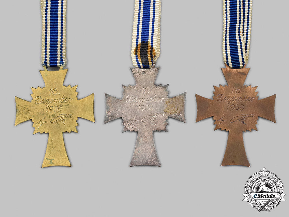 germany,_third_reich._a_mixed_lot_of_honour_crosses_of_the_german_mother,_all_grades_36_m21_mnc4910_1