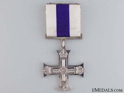 a_cased_wwi_issue_military_cross_3.jpg543d80796be74