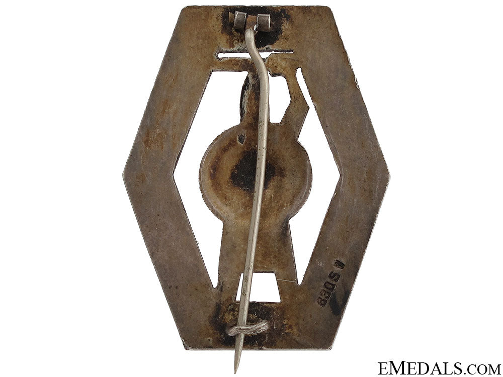 rare_norwegian_frontkjemper_award_in_silver_3.jpg51d5965b90913