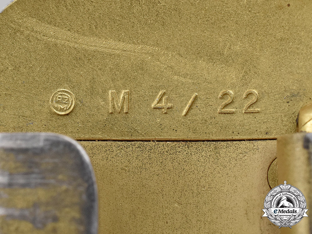 germany,_nsdap._a_political_leader’s_belt_buckle,_by_christian_theodor_dicke_44_m21_mnc0579