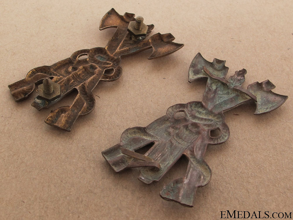 two_mussolini_period_fireman's_hat_badges_46.jpg51069b64d5004