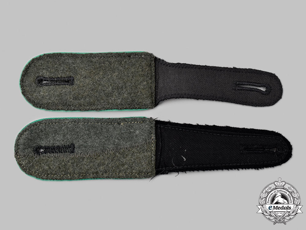 germany,_ss._a_set_of_waffen-_ss_gebirgsjäger_mann_shoulder_straps_49_m21_mnc3010_1_1_1