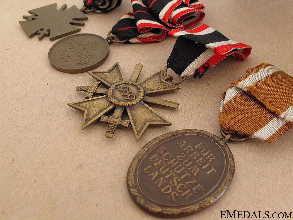 four_german_medals&_awards_4.jpg51a7b1c0df1f7