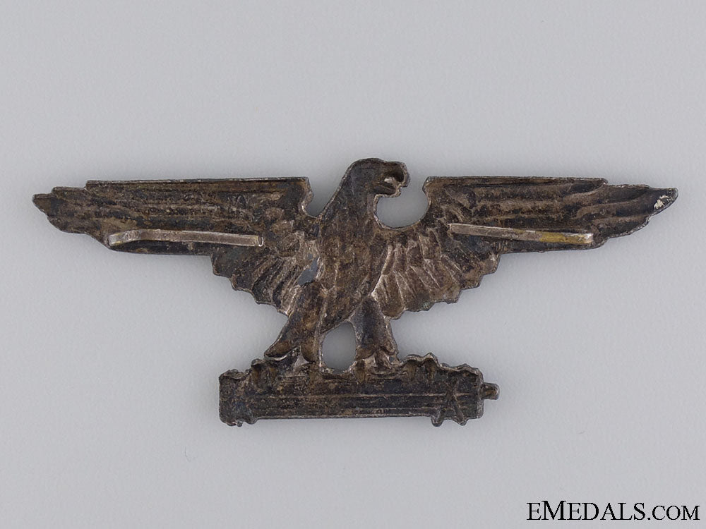 an_officer’s_peaked_cap_badge_of_the_italian_ss_51.jpg543d2e914bc34