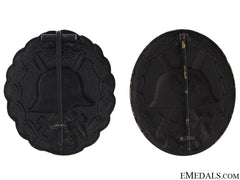Two Wound Badges Black Grade