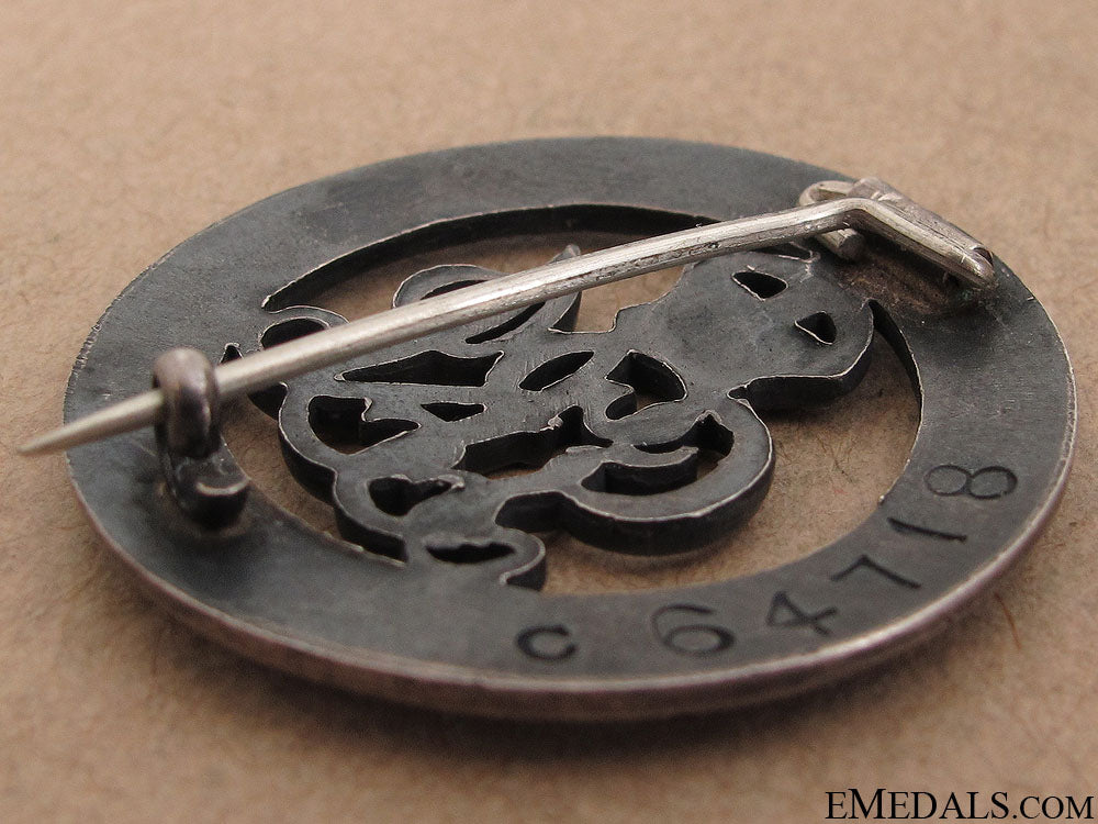 wwi_war_badge-_canadian_issue_59.jpg51cc6aa4e5f7a