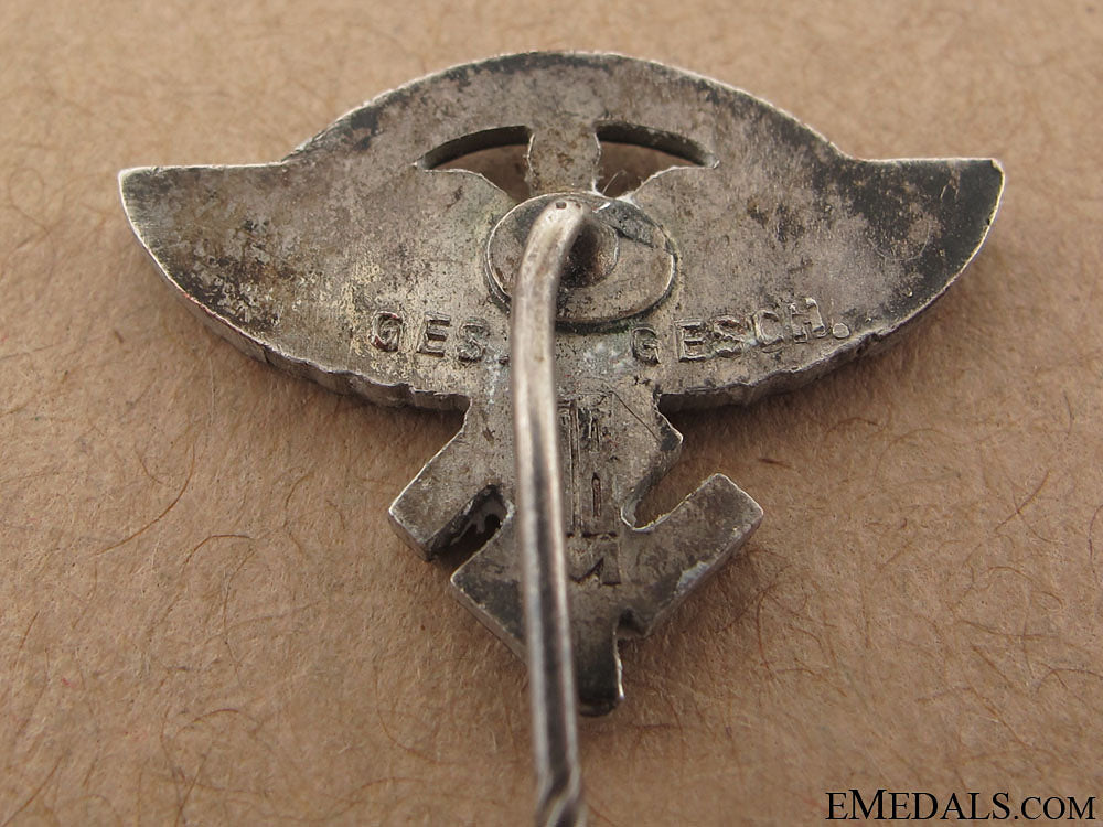 nsfk_membership_stickpin_59.jpg509172cb19b8c