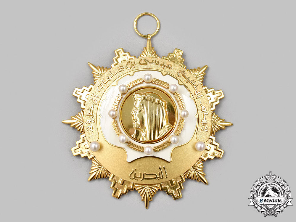 bahrain,_kingdom._an_order_of_sheikh_isa_ibn_salman_al_khalifa,_exceptional_collar_and_collar_badge,_c.1999_59_m21_mnc6010_1