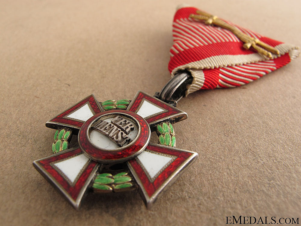 military_merit_cross_with_war_decoration-_mayer_5.jpg5138e44f36c54