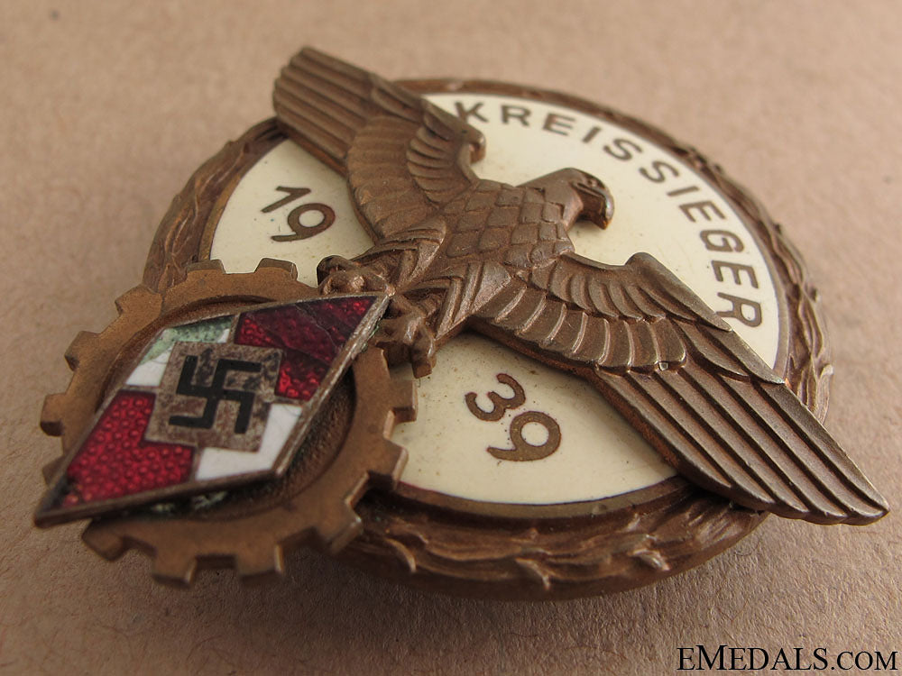 victors_badge_in_the_national_trade_competition_66.jpg514dc46a981a3