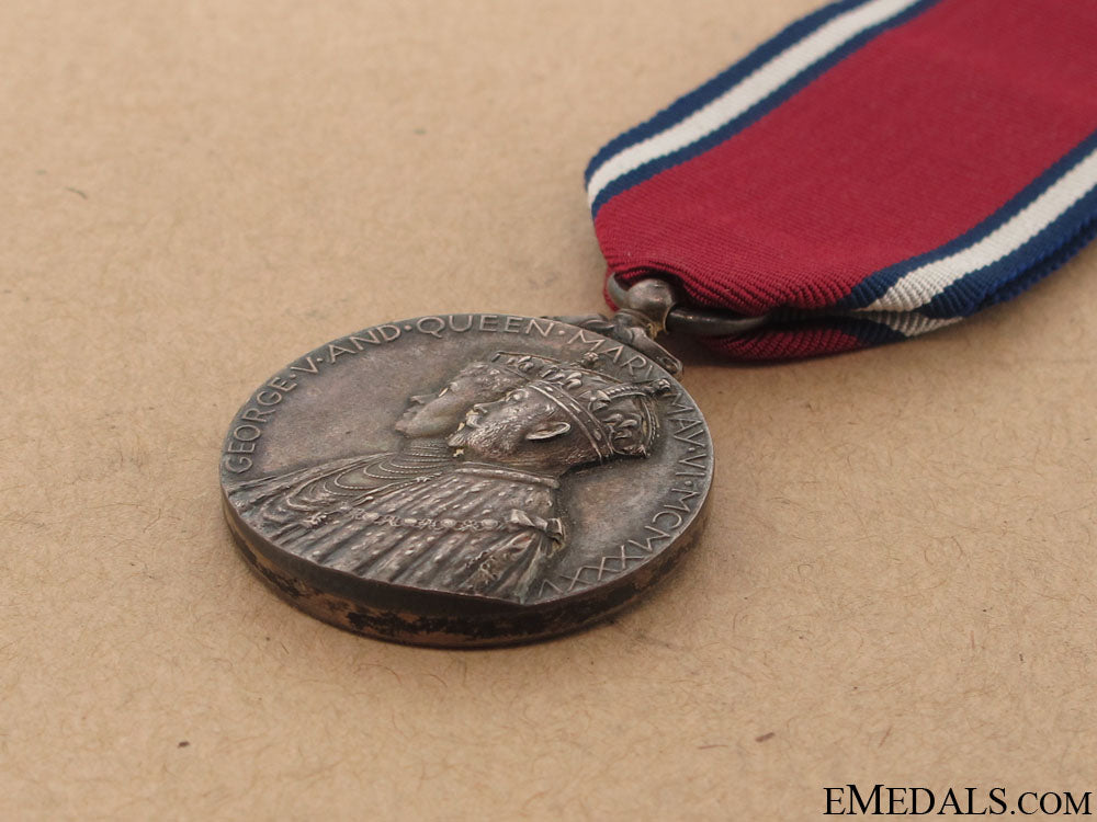 george_v_and_queen_mary_silver_jubilee_medal1935_67.jpg5092b857b75f8