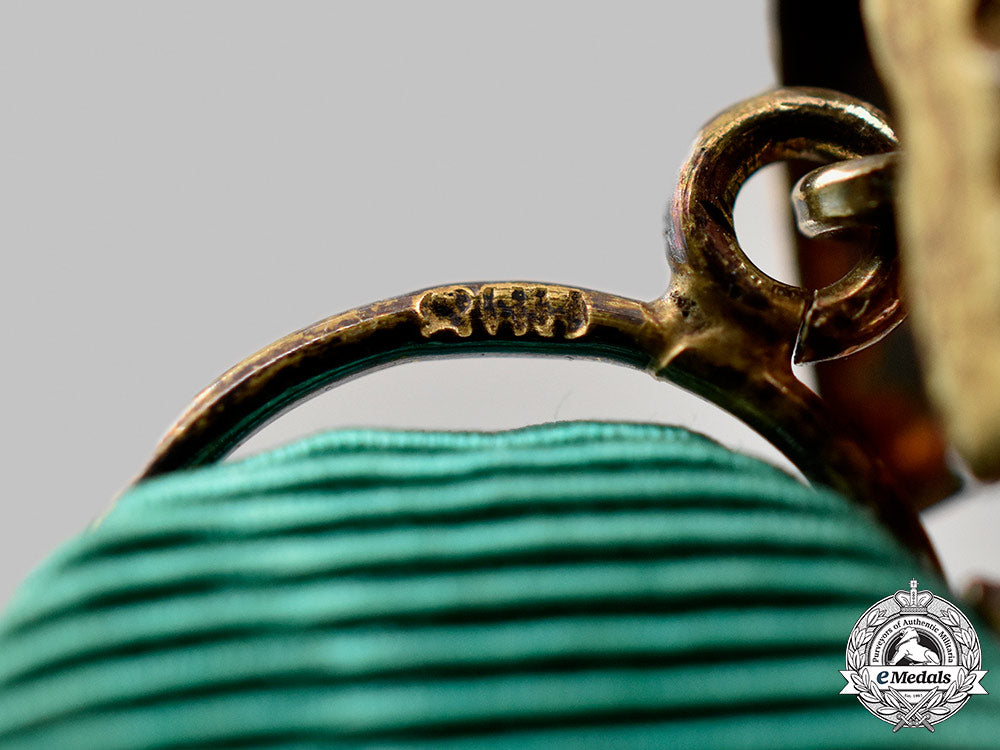 italy,_republic._an_order_of_merit_of_the_italian_republic,_v_class_knight,_c.1955_72_m21_mnc6866_1