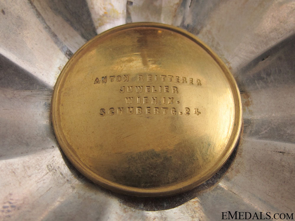 honour_badge_of_merit–_grand_cross_star1952_77.jpg52123f2a5c3e6