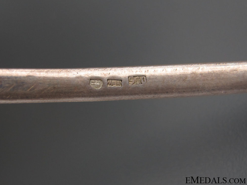 honour_badge_of_merit–_grand_cross_star1952_78.jpg52123f39b9090