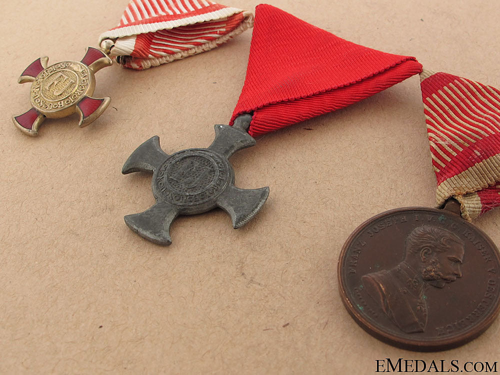 group_of_three_austrian_awards_85.jpg508fdb47771ff