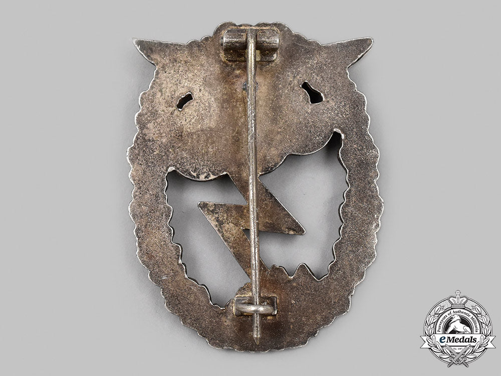 germany,_luftwaffe._a_ground_assault_badge,_by_j.e._hammer&_söhne_88_m21_mnc3056