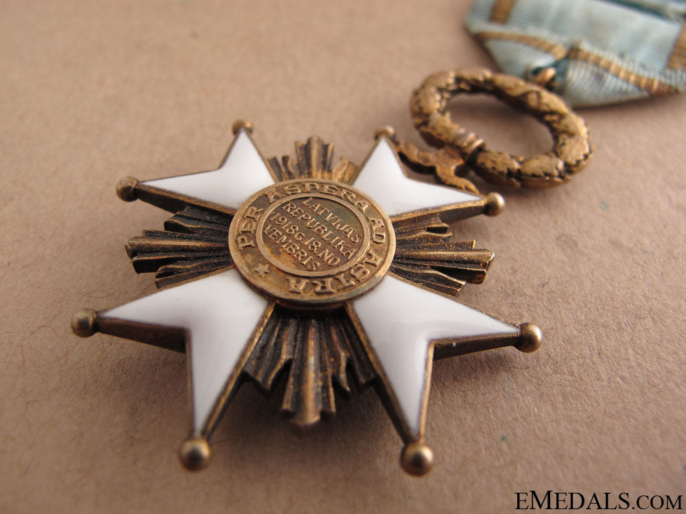 order_of_the_three_stars_8.jpg5154679125a51