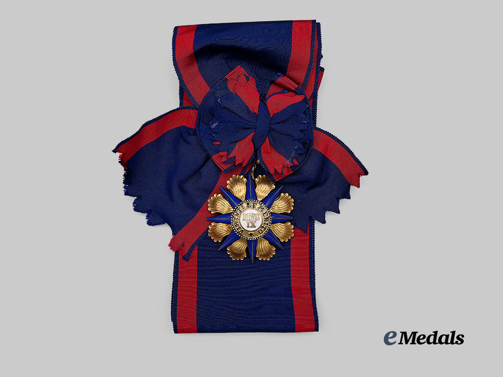 vatican,_papal_state._an_order_of_pius_i_x,_grand_cross_set_e_medals__m0332-48_3