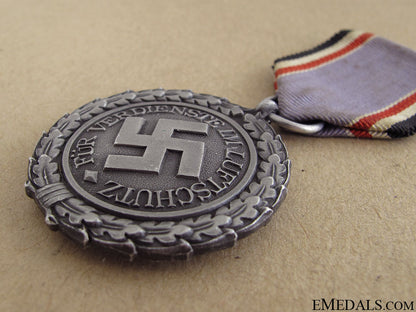 a_luftschutz_medal-_light_version_91.jpg51a358d4e9682