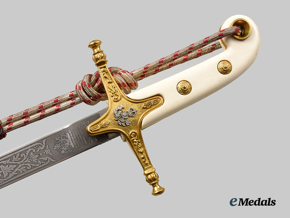 united_kingdom._a_e_r_i_i_general_officer's_scimitar_ceremonial_sword_by_wilkinson_sword_of_london__a_i1_0614-(1)