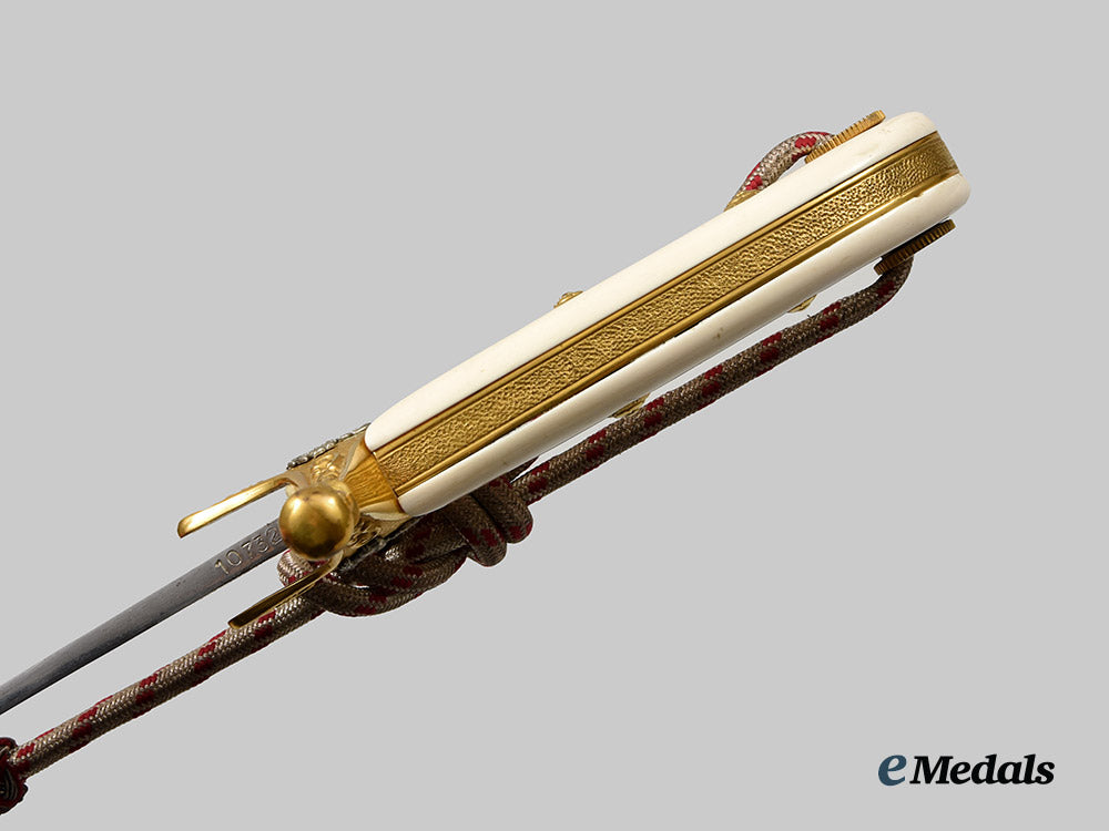 united_kingdom._a_e_r_i_i_general_officer's_scimitar_ceremonial_sword_by_wilkinson_sword_of_london__a_i1_0615-(1)